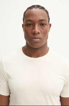 Хлопковая футболка Guess