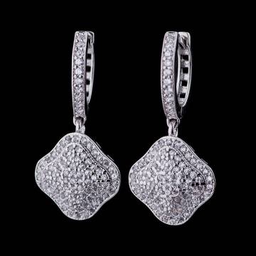 Серебряные серьги с фианитами 121926 Серебряные серьги с фианитами 121926