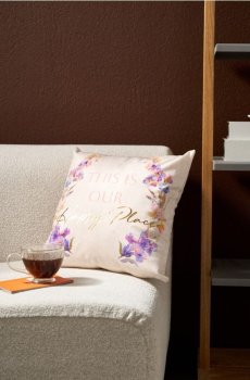 Наволочка з квітковим мотивом і написом - кремовий