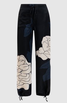 Черные джоггеры в цветочный принт