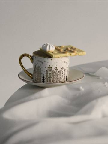 Чашка з блюдцем - різнобарвний