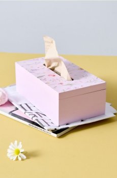 Коробка для серветок із квітковим мотивом - пастельний рожевий