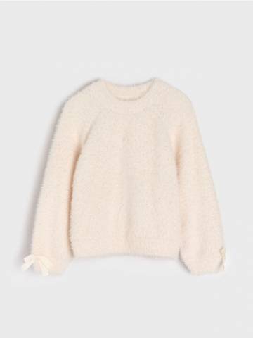 Svetр z bantykamy - кремовий