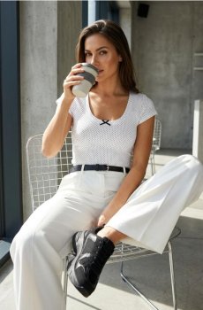 Футболка в горошок з декоративним бантом - білий