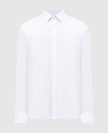 Белая рубашка свободного кроя