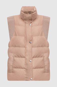 Бежевый пуховый жилет с цепочкой мониль