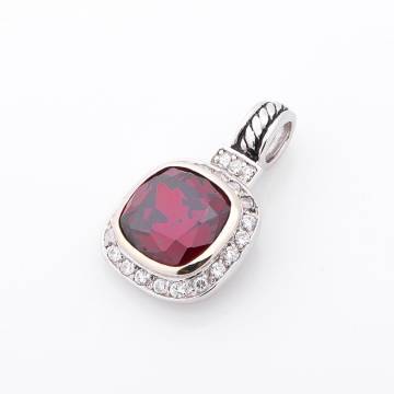 Серебряный кулон (фианит) 13724 Серебряный кулон (фианит) 13724