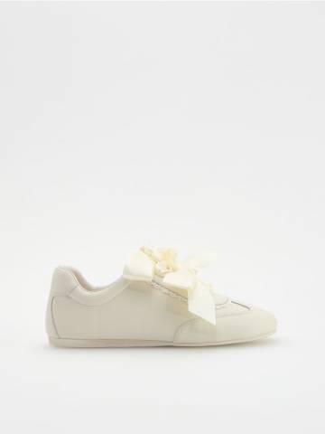Reserved - LADIES` LOAFER SHOES - білий - 352GA-00X Reserved - LADIES` LOAFER SHOES - білий - 352GA-00X