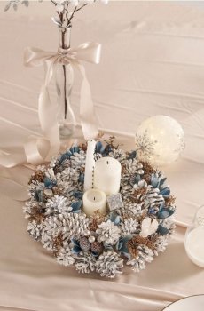 Декоративний вінок - срібний