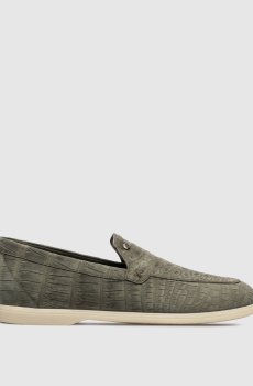 Лоферы цвета хаки из кожи крокодила
