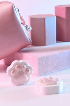 Бомбочки для ванни у формі котячих лапок з ароматом ванілі, 6 шт. - різнобарвний