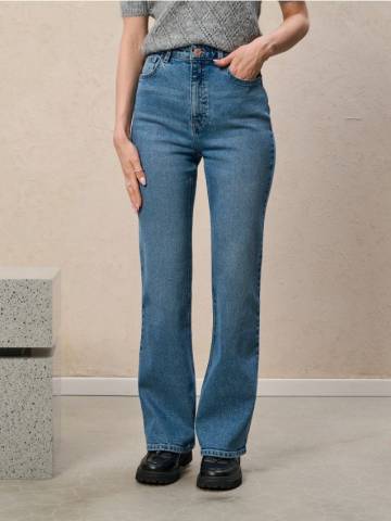 Розкльошені джинси із середньою талією - синій Розкльошені джинси із середньою талією - синій