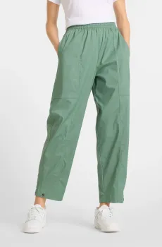 Женские зеленые брюки Utility Зеленый L New Balance WP51501DKJ