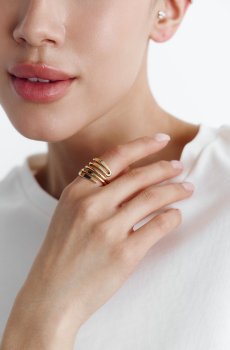 Золотиста каблучка-змійка