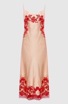 Оранжевое платье с кружевом