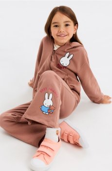 Бавовняні штани flare з принтом Miffy - коричневий
