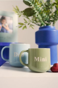 Набір чашок з написом Dad та Mini - різнобарвний