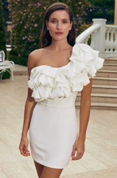 Молочна сатинова сукня міні з рюшами