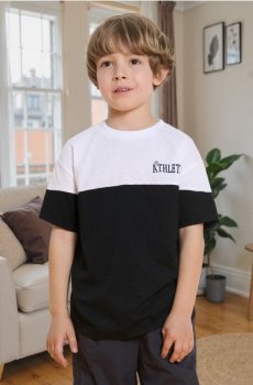 Футболка з написом - різнобарвний