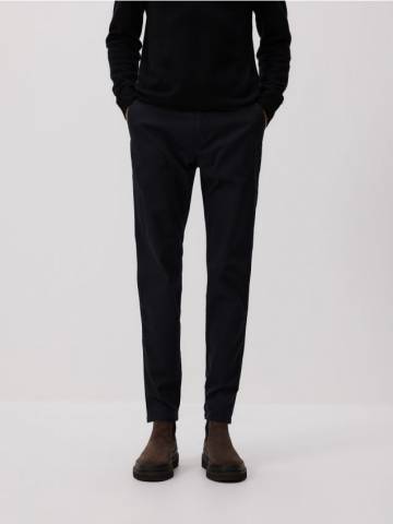 Reserved - Бавовняні штани чінос слім - чорний - 6002L-99X