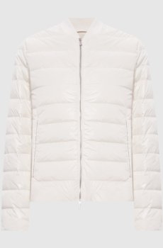 Белая пуховая куртка с цепочкой