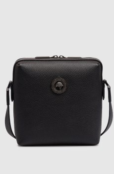 Черная кожаная сумка с эмблемой