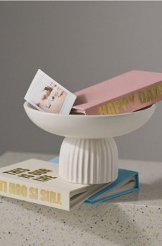 Декоративна таця на ніжці - кремовий