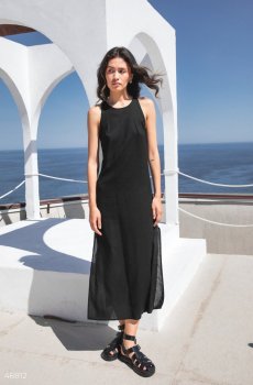 Чорна лляна сукня з розрізами