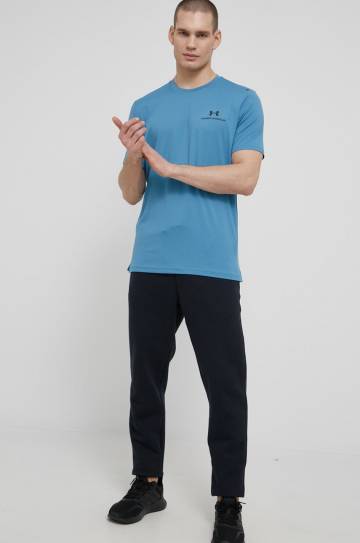 Футболка для тренинга Under Armour Rush Energy однотонная 1366138-001 Футболка для тренинга Under Armour Rush Energy однотонная 1366138-001