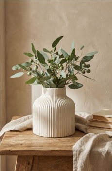 Ваза для квітів - білий