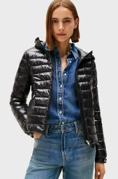 Женская черная куртка UL DOWN Черный M Tommy Hilfiger WW0WW46788