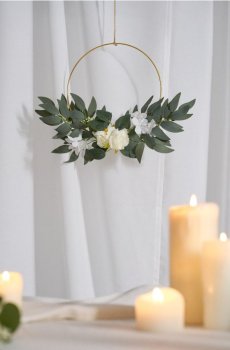 Декоративний вінок з рослинним мотивом - білий
