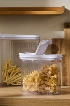 Рифлений контейнер для їжі з кришкою - білий