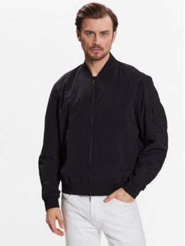 Calvin Klein Куртка бомбер Matt Crinkle Hero Bomber K10K111021 Чорний Regular Fit Calvin Klein Куртка бомбер Matt Crinkle Hero Bomber K10K111021 Чорний Regular Fit