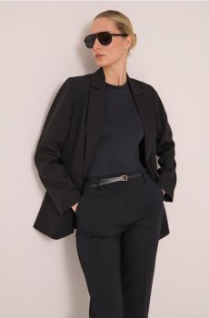 Класичний жакет з декоративними ґудзиками - чорний