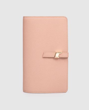 Розовый кожаный чехол для документов