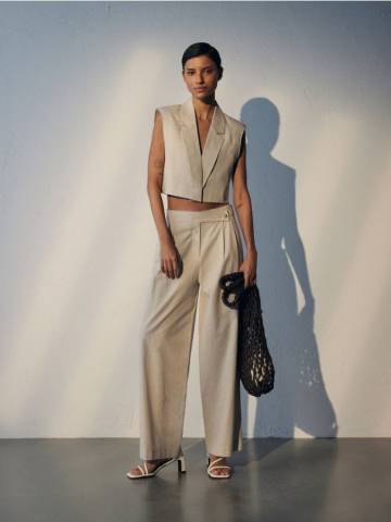 Reserved - Штани з асиметричною застібкою з льоном - бежевий - 609AC-08X