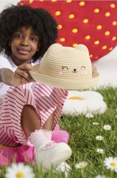 Плетений капелюх з 3D вухами - бежевий