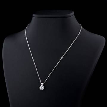 Серебряное колье с фианитами 18258 Серебряное колье с фианитами 18258