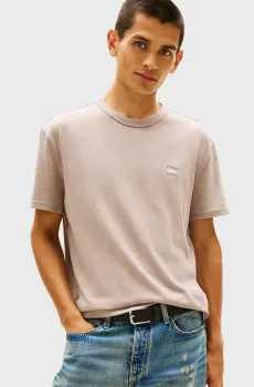 Мужская бежевая футболка REG BADGE Бежевый M Tommy Jeans DM0DM22667