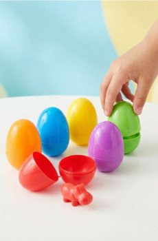 Іграшка - Набір 6 яєць з фігурками тварин - різнобарвний