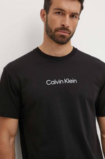 Хлопковая футболка Calvin Klein мужской цвет чёрный узорный Хлопковая футболка Calvin Klein мужской цвет чёрный узорный