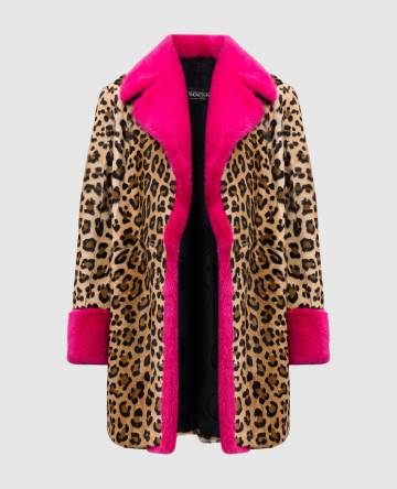 Бежевая шуба с анималистическим принтом