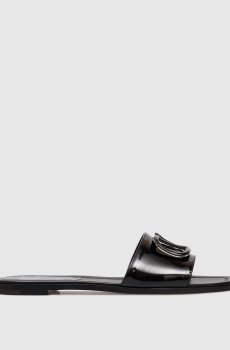 Черные кожаные лакированные шлепанцы с эмблемой