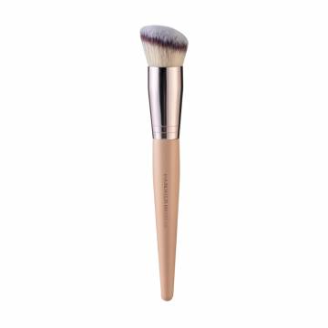 Кисть для тональной основы Neverti Foundation Brush NP150.F05