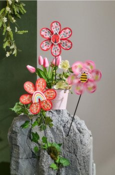 Садові декорації на стрижні у формі квітів 3 pack - рожевий