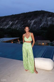 Яскравий комплект із принтом