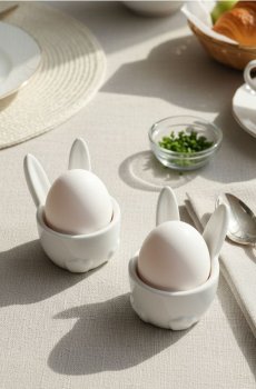 Великодня підставка для яєць з мотивом кролячих вушок - білий