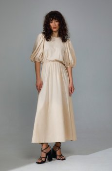 Світло-бежева лляна сукня максі з рукавами-ліхтариками