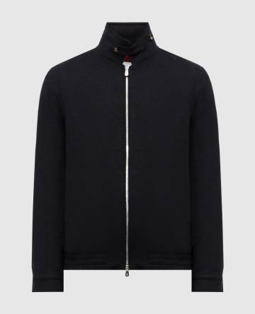 Черная куртка из шерсти